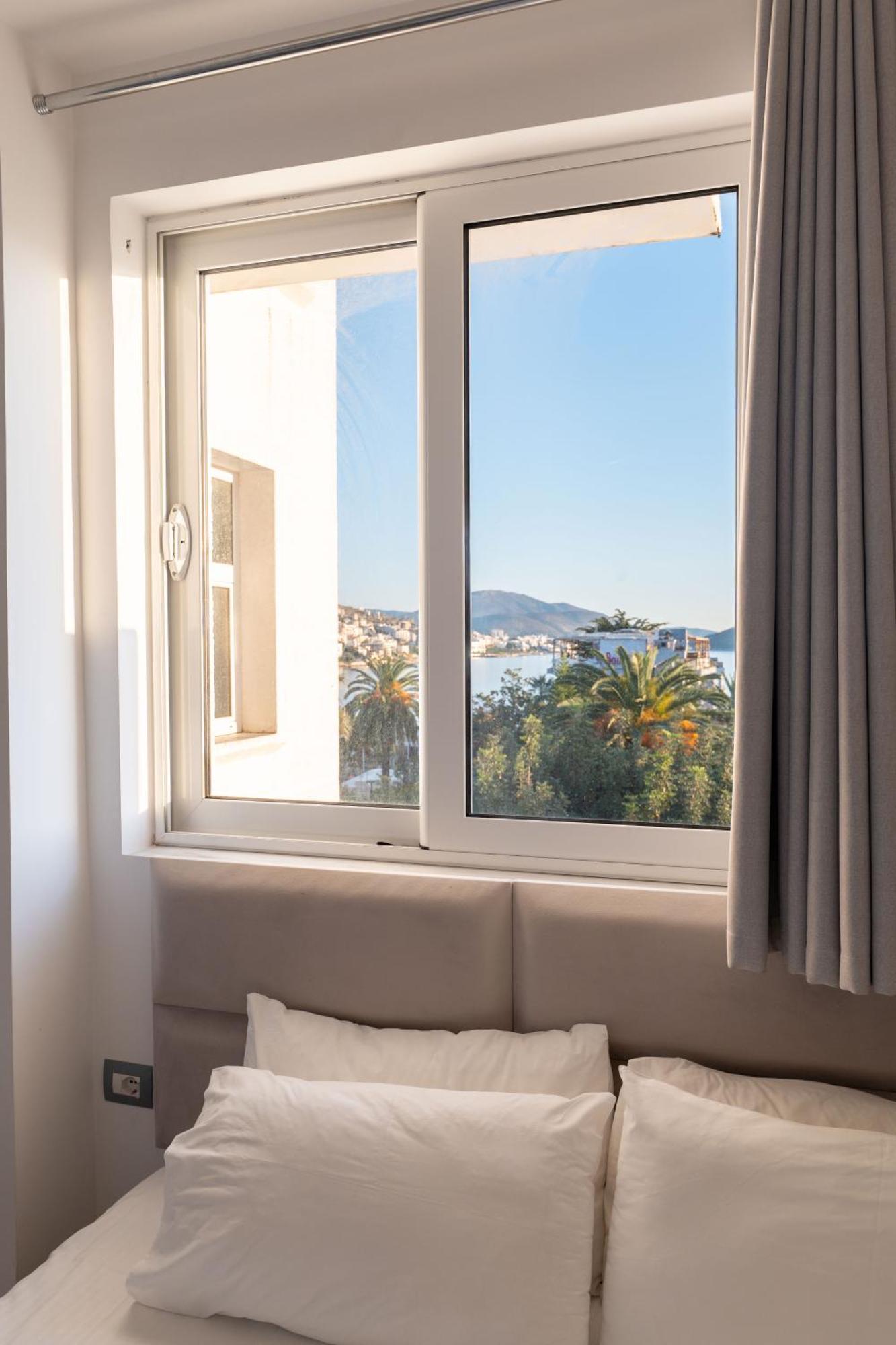 Hotel Myrtai - City Center Sarandë Exterior foto