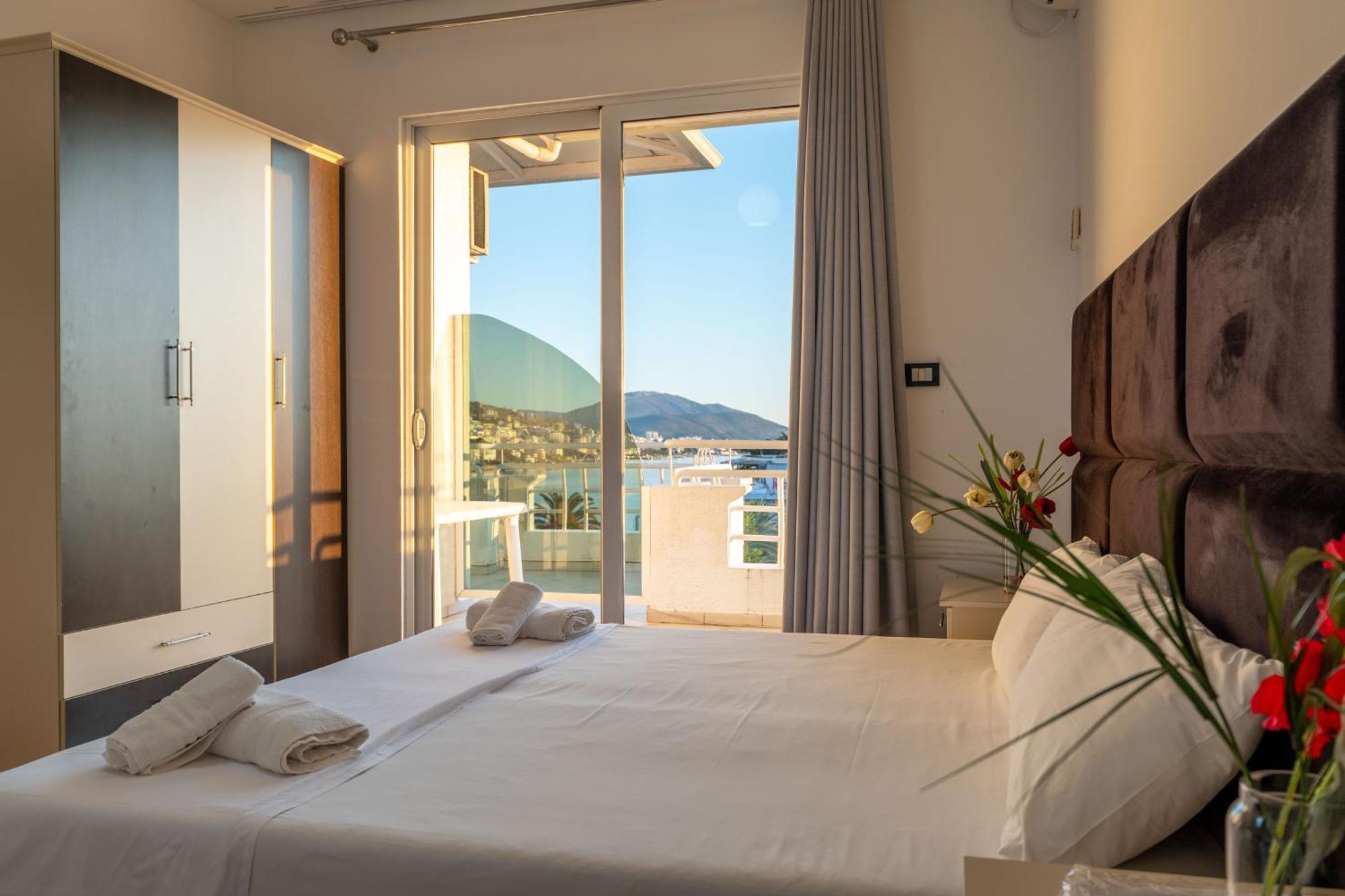 Hotel Myrtai - City Center Sarandë Exterior foto